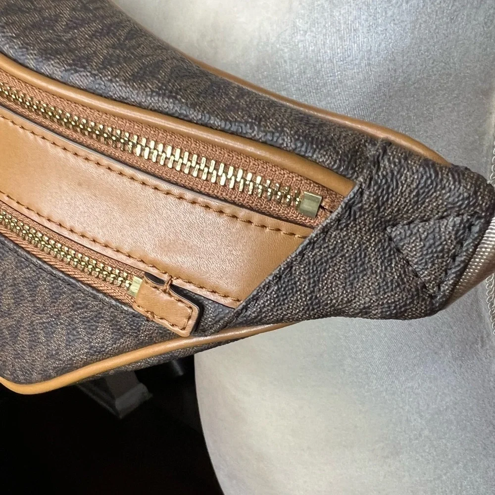 Michael Kors Kenly Medium Waist Pack Crossbody Signature Brown
